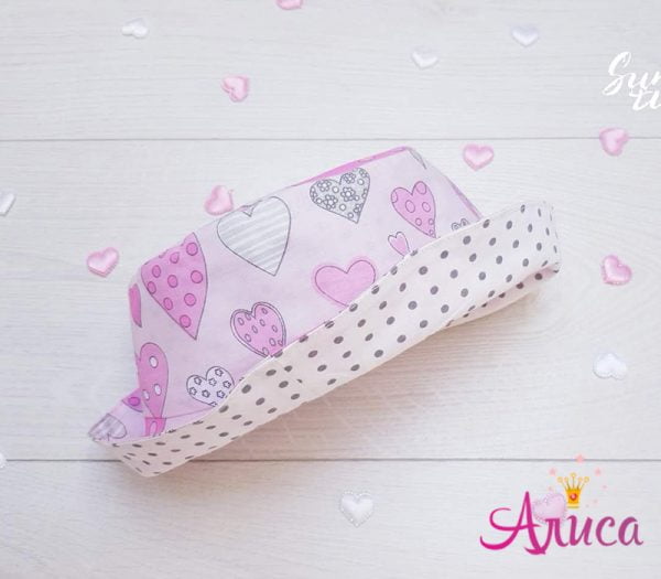 Двухсторонняя летняя детская панамка "Сердечки на бледно- розовом"