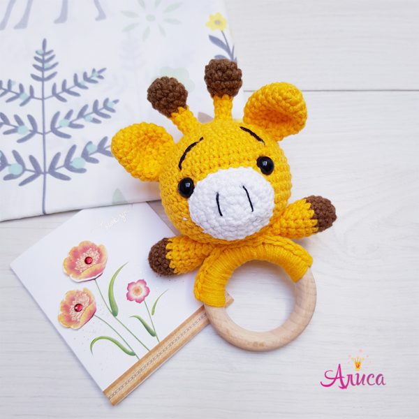 вязанная погремушка