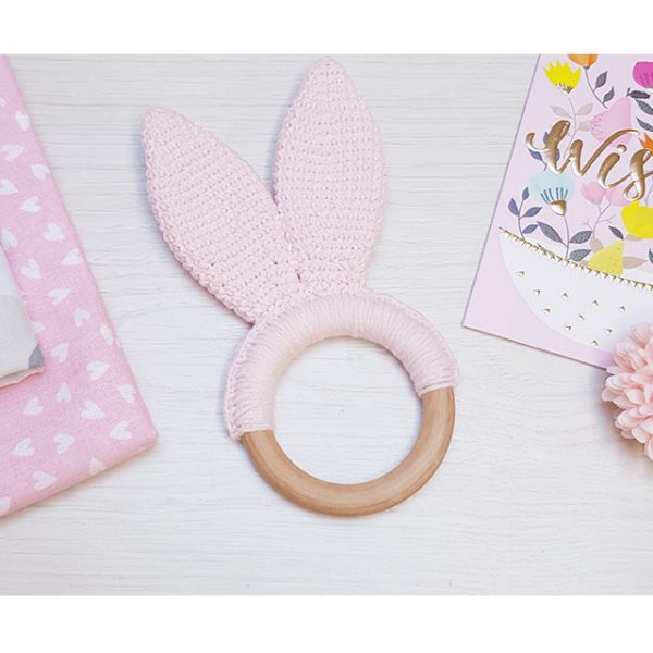 Эко-грызунок ручной работы "Ушки-шуршалки" на деревянном колечке из бука