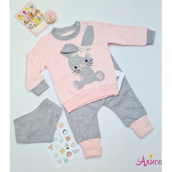Комплект для девочки "Зайчишка"