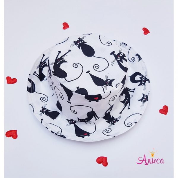 Панама хлопковая для девочки "Котики черные на белом"