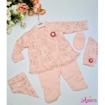 Подарочный комплект в персиковом цвете для новорожденной девочки