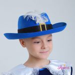 шляпа мушкетера с пером детская