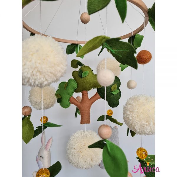 Мобиль на кроватку из фетра "Лесные зверята"