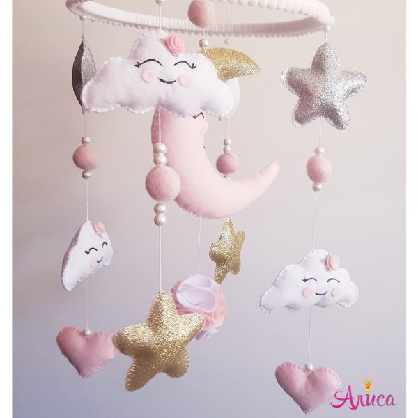 Мобиль из фетра на кроватку