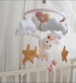Мобиль из фетра на кроватку "Зайчик"