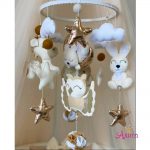 Мобиль из фетра на кроватку "Зверюшки в бежево-золотистых оттенках"