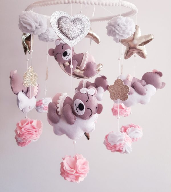 Мобиль ручной работы из фетра "Мишки на облаках в розовом"