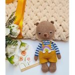 Подарочный набор вязанный плед бежевого цвета и игрушка на выбор