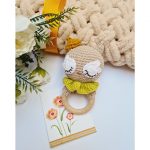 Подарочный набор вязанный плед бежевого цвета и игрушка на выбор