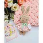 Подарочный набор вязаный плед пудрово-розового цвета и игрушка на выбор