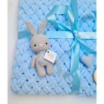 Вязанная игрушка ручной работы "Зайка в сером" для малышей